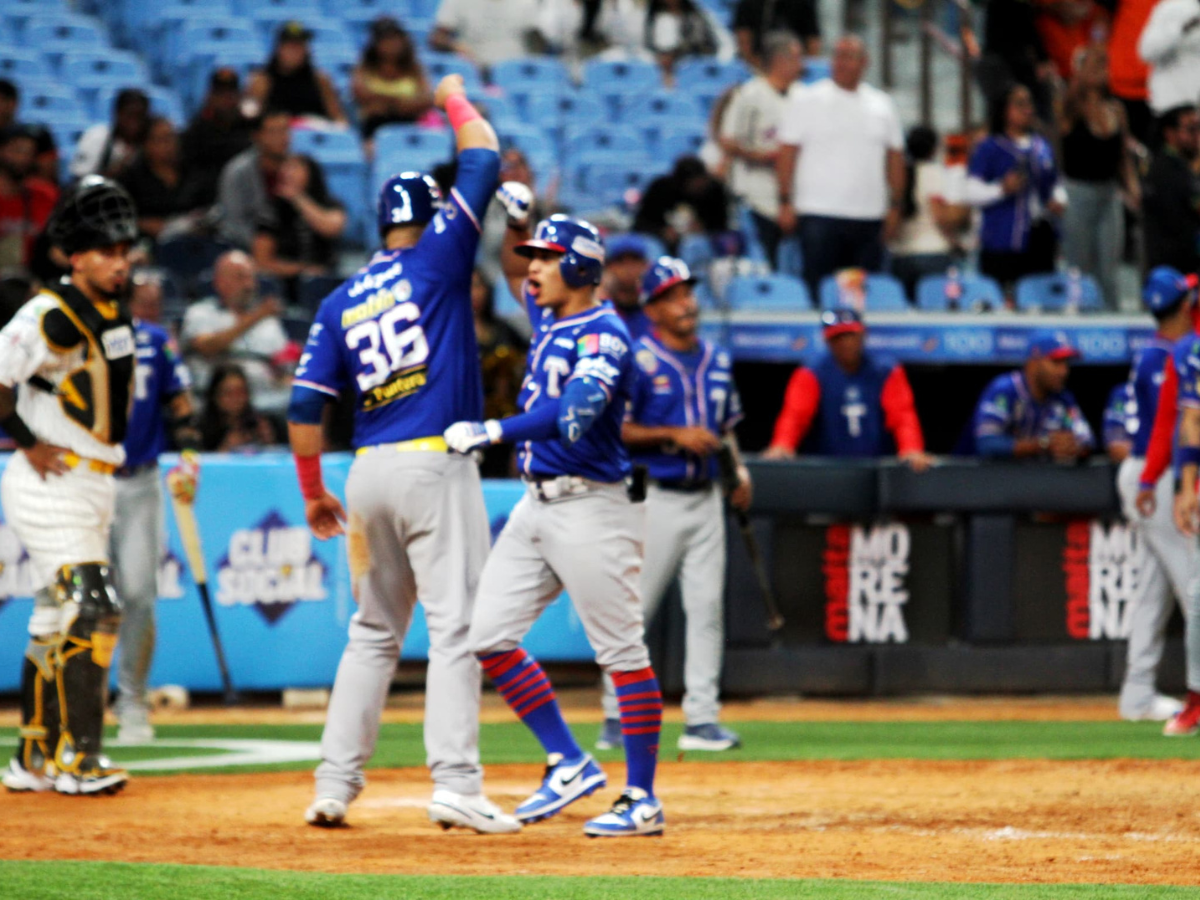 Tiburones venció a los melenudos en su visita al Monumental 